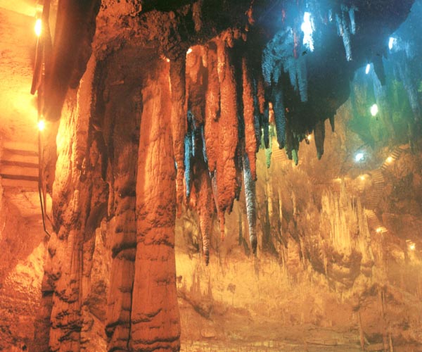 Zhangjiajie Sangzhi Jiutian Cave