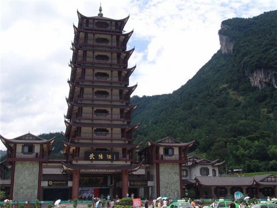 Billion Yuan of Tourism Revenue in July