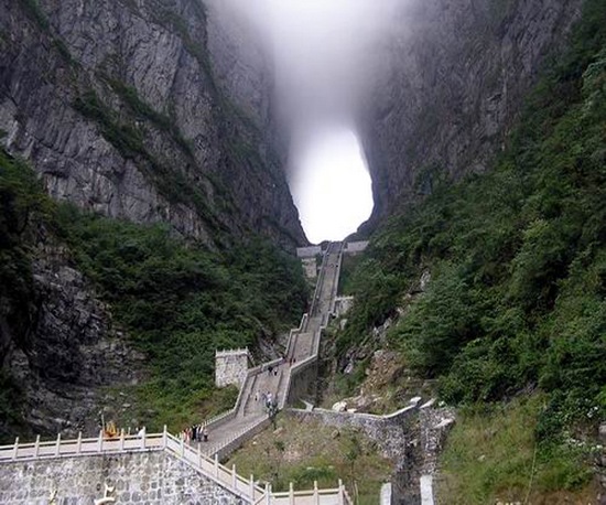 Tianmenshan received rating the world's ten domineering stairs