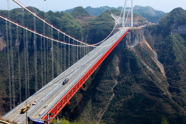 How from Zhangjiajie to Aizhai Suspension Bridge