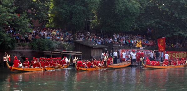 Fenghuang tourism in the Dragon Boat Festival[Photo Gallery]