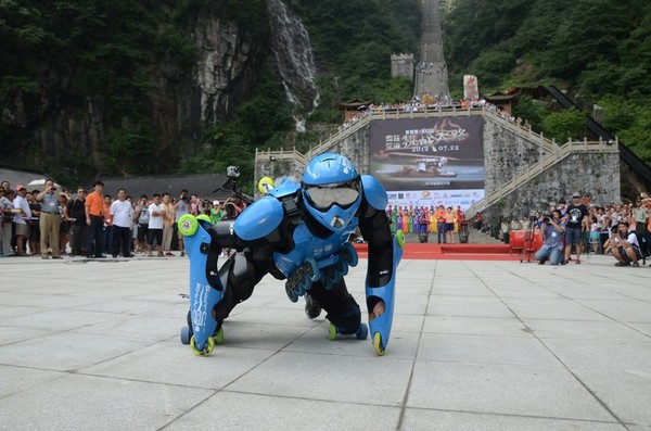Jean-Yves Blondeau Aka French Rollerman at His Best in Tianmen Mountain