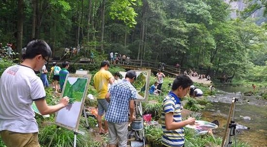 Zhangjiajie Tourism Summer Hot, Students Being the Main Source