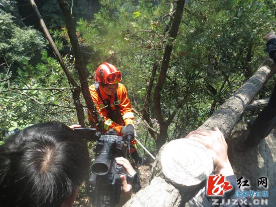 China's First Waste Battery Recycling Base Established in Hunan Loudi