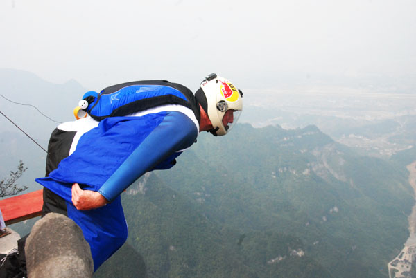 2012 ZJJ Tianmenshan Wing-Suit Flying World Championship[Photo Gallery]