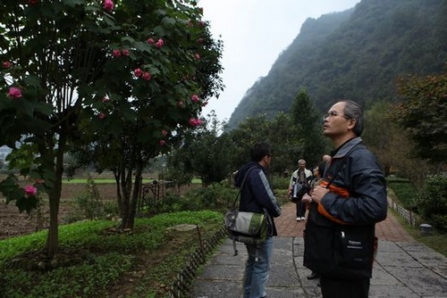 The 12th Cross-Strait Academic Seminar Guests Visited Zhangjiajie