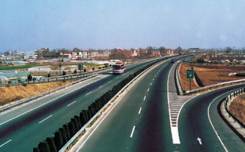 2012 Hunan Province Reports a Record by Building 16 Highways