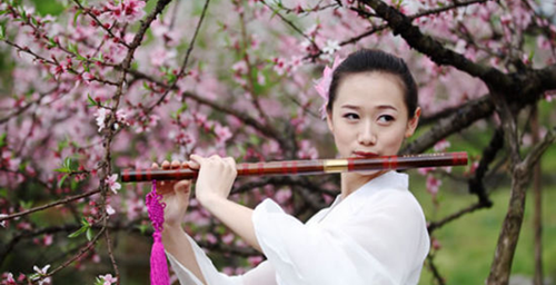 Young Artists Conduct Artistic Creation in Zhangjiajie