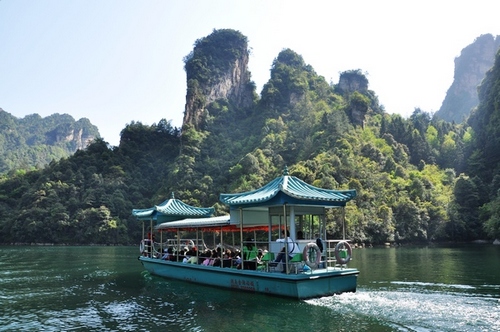 Zhangjiajie Admission are adjusted in Yellow Dragon Cave and Baofeng Lake