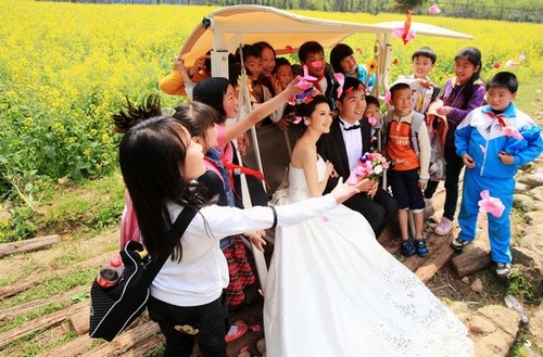 ZJJ Yellow Dragon Cave Rape Flowers Is Gaining Great Popularity