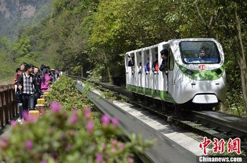 ZJJ Wulingyuan Ushered a Peak Tourist Season after Storm