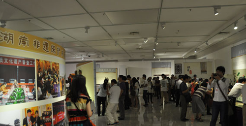 Joint Intangible Cultural Heritage Exhibition of Four Provinces Opens in Hubei