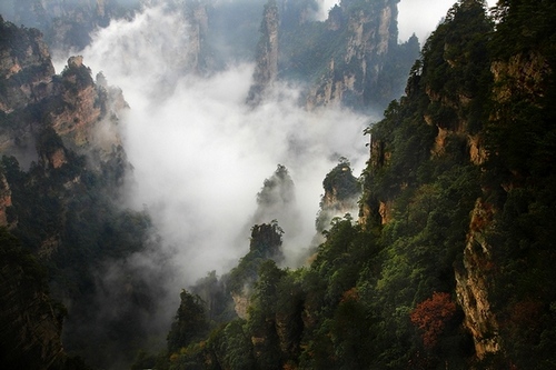 Preventing Measures are Set in Rainy Day in Zhangjiajie