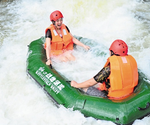 Hunan Opens Door to Themed Rafting Trips for Enthusiasts
