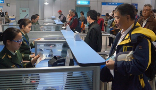 2013 First Half of ZJJ Port’s Entry and Exit Flow Reaches Total Annual of 2012