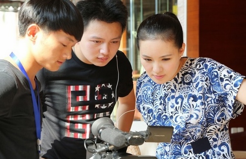 Hunan Singer Leijia:Singing In Zhangjiajie is My Dream