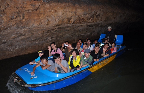 Drought Not Affecting Tourism in ZJJ Core Scenic Spot