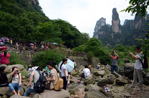 ZJJ Pays Attention to Travel Security Order During High Temperature Weather