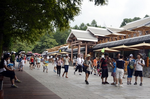 Zhangjiajie Tianzi Mountain Scenic Area Perfects Tourism Facilities