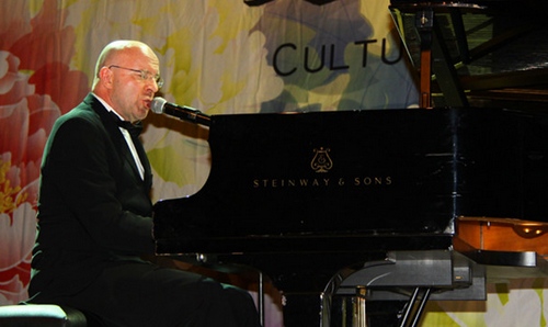 Famous Pianist Malone Will Perform in ZJJ International Country Music