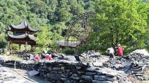 The 10th Cross-strait Joint Interview Team Enjoys ZJJ Tianmen Fox Fairy