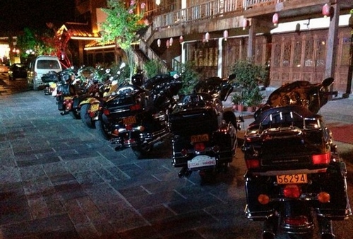 “Green Cards”Are Offered to All Harley Motor-cyclers By ZJJ Xibu Street