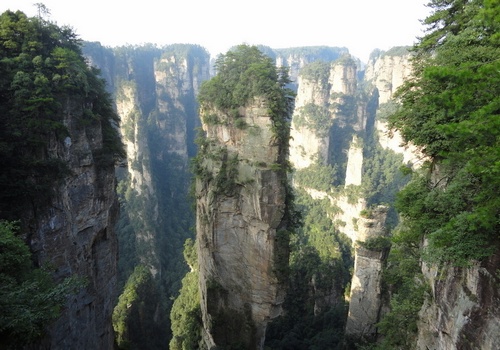 An 80-plus-year Beijing Tourist to Speak highly of ZJJ Tremendous Changes