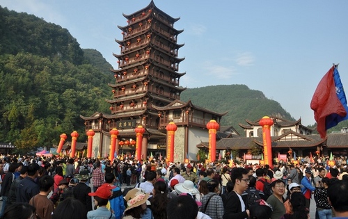 ZJJ Wulingyuan Core Scenic Spots Witness Passenger Flow Peak