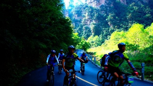 ZJJ Holds Bicycles Cross Peaks,Low-crabon Travelling Becomes New Favorite