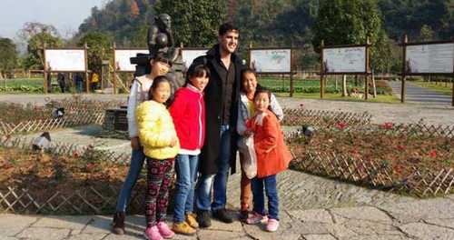 Hunan Province Foreigner Photo Contest Arrives at Huanglong Cave