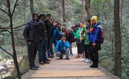 Participants of Hunan Province Foreigner Photo Contest Enjoy Zhangjiajie