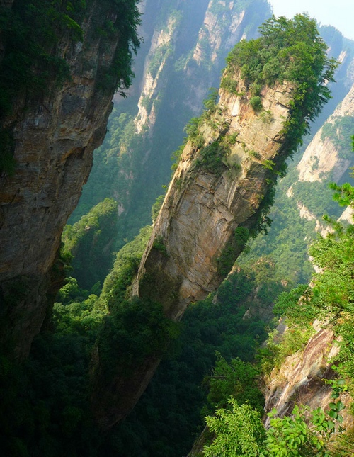 Zhangjiajie Promotes Its Magical Landform Scenery in Kuala Lumpur