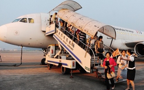 ZJJ Lotus Airport: Taiwan Compatriots to Zhangjiajie Can be Signed at Once