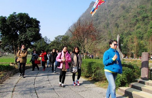 New year’s day，ZJJ Huanglong cave Attracted Visitors