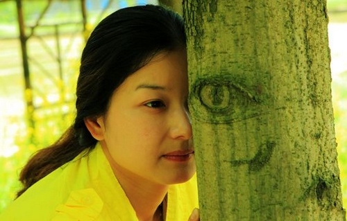 Zhangjiajie Huanglong Hole: Eyes Grow on Trees
