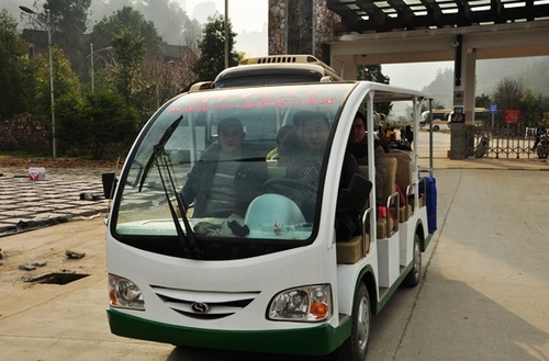Storage battery Car is Popular in Yangjiajie to Zhonghu street