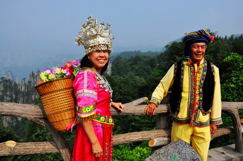The Wind of Thai tourists Shows in ZJJ Wulingyuan
