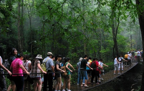 Zhangjiajie Received More than 170,000 Tourists on Tomb-sweeping Day