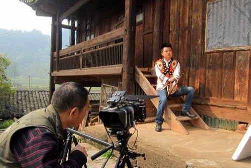 American Father of Country Music Introduces Hunan’s Scenery in His Book