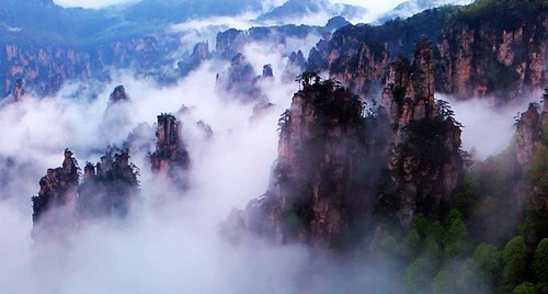 ZJJ Wulingyuan Appeared a Wonderland of Clouds after Rain On Earth Day