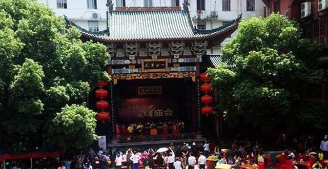 Changsha Temple Fair Promotes Intangible Cultural Heritages During Holiday
