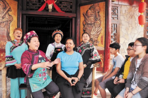 American Guests Learned ZJJ Folk Songs from Local Artists