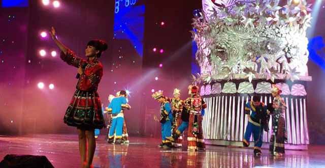 Zhangjiajie-Charming Xiangxi Performance Popular Among Tourists