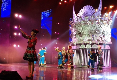 Dragon-Boat Festival:”Charming Xiangxi”Won Praise from Tourists