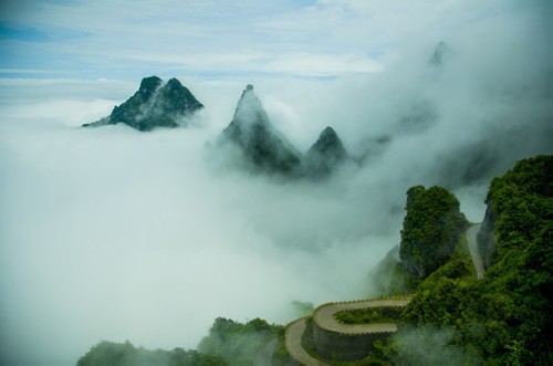 Zhangjiajie Tianmen Mountain Has a Sea of Beautiful Clouds after the Rain