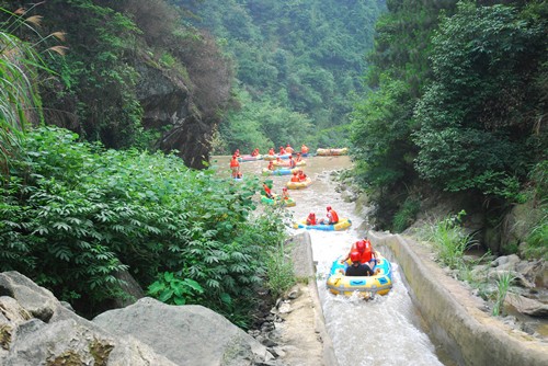 Anhua Xiangshui Cave Drifting is open to Public