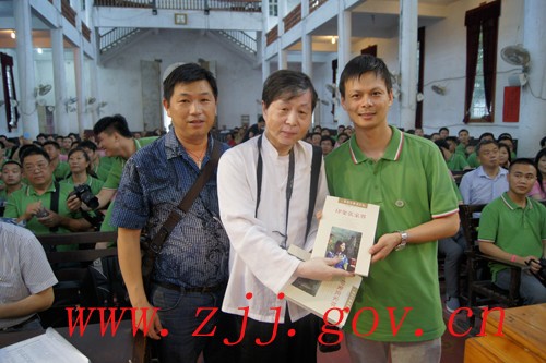 Zhongnan Seminary Had a Tour in Zhangjiajie