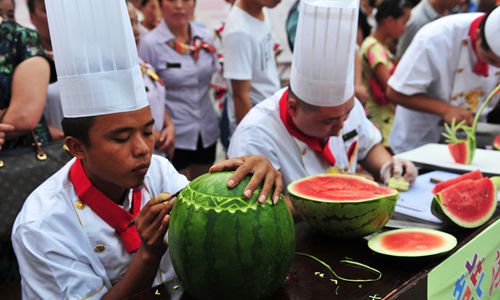 First Jishou Watermelon Culture Festival Held in Shuangtang Town