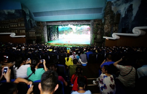 ZJJ Large National Culture Program《Misty Rain in Zhangjiajie》was admired