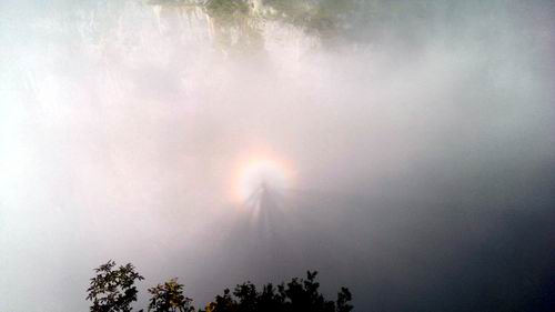 Zhangjiajie Tianmen Mountain Visitors Encounters a Rare “Buddha”